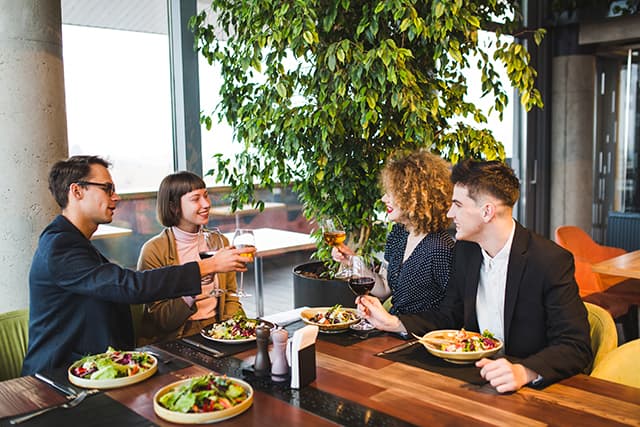 Restaurants & Food-Service-Restaurants2